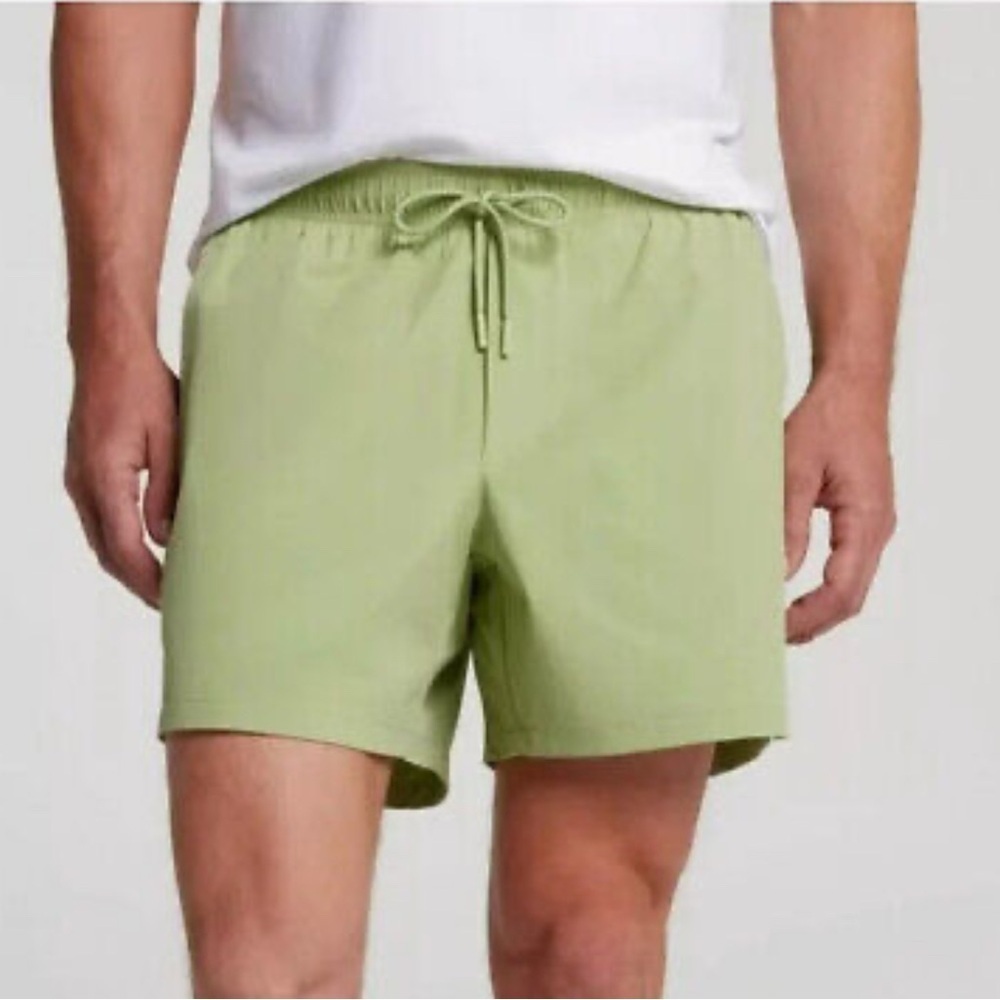 VRST Men's Green Seedling Everyday Shorts Size Small